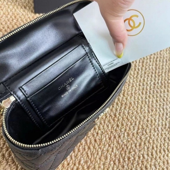 Chanel VIP Bag - Picture 4 of 9